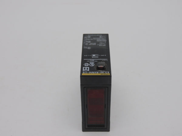 OMRON E3JM-R4M4-US 12-240VDC 3A UNMP