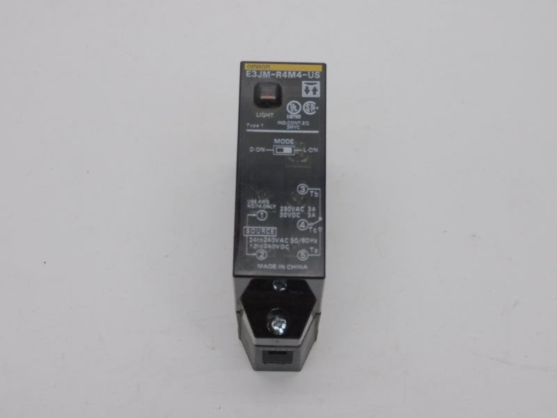 OMRON E3JM-R4M4-US 12-240VDC 3A UNMP
