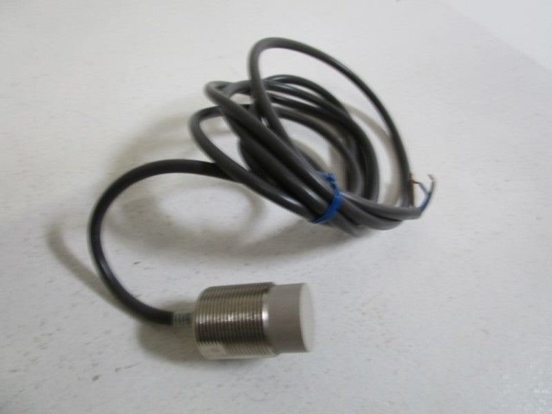 OMRON E2E-X18ME1 UNMP