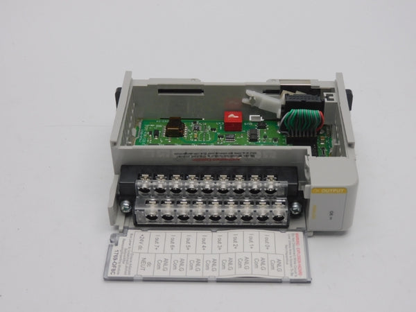 ALLEN BRADLEY 1769-OF8C SER. A F/W 2.2 VER. 11 24VDC NSMP
