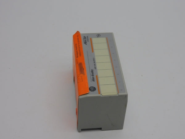 ALLEN BRADLEY 1794-OA8 SER. A 120VAC 4A NSNP