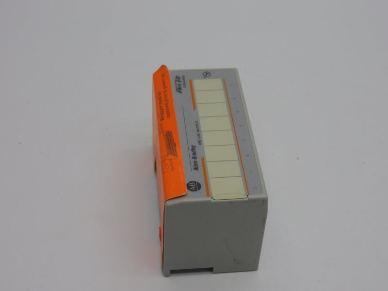 ALLEN BRADLEY 1794-OA8 SER. A 120VAC 4A NSNP