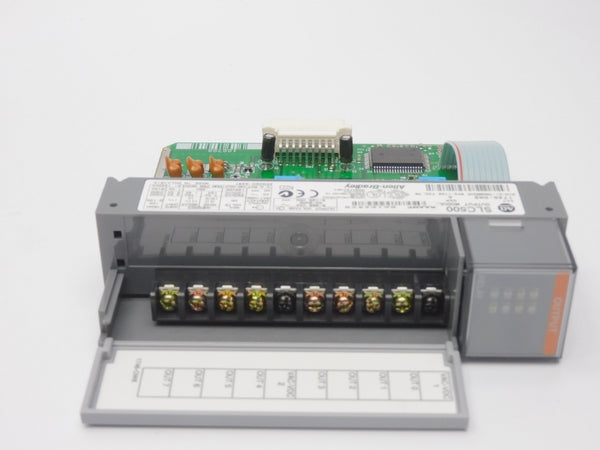 ALLEN BRADLEY 1746-OW8 SER. A 5-265VAC 15A REMAN