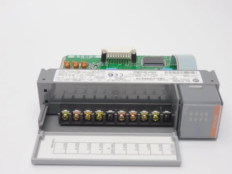 ALLEN BRADLEY 1746-OW8 SER. A 5-265VAC 15A REMAN