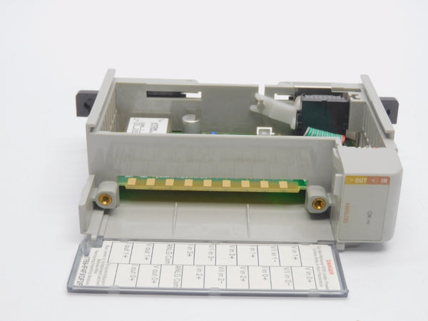 ALLEN BRADLEY 1769-IF4FXOF2F SER. A F/W 1.2 VER. 05 24VDC (NO TERMINAL) UNMP