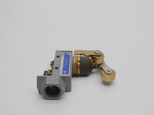 MICRO SWITCH BZE6-RN2X1 480VAC 15A (AS IS) (GRAY) NSNP