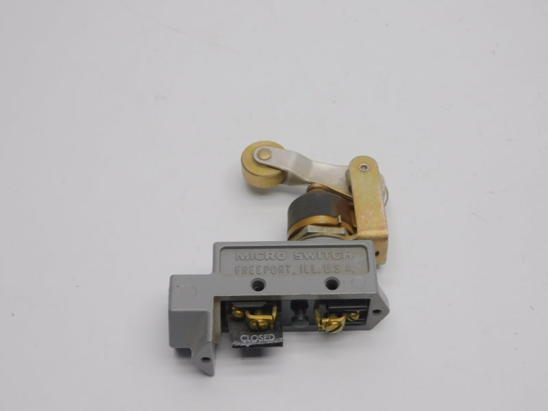 MICRO SWITCH BZE6-RN2X1 480VAC 15A (AS IS) (GRAY) NSNP