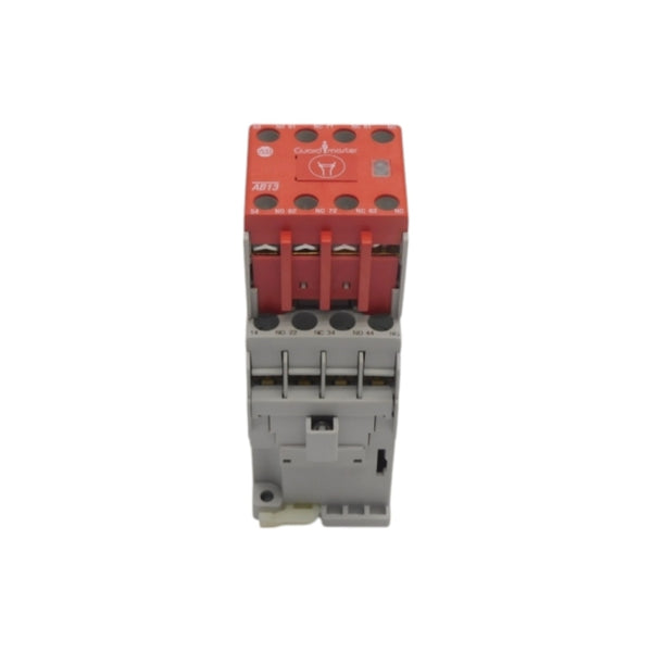 ALLEN BRADLEY 700S-CFB440EJC SER. A 24VDC 10A NSNP