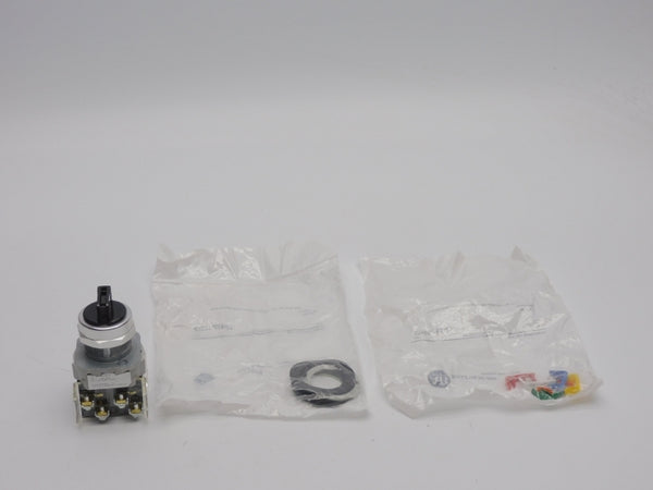 ALLEN BRADLEY 800T-JX2KE7B SER. T (WH) NSMP