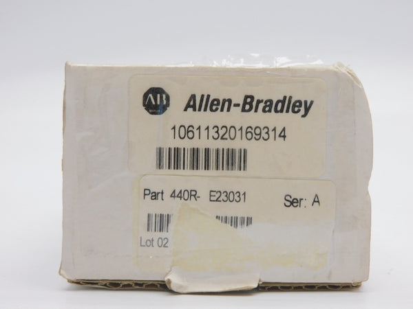 ALLEN BRADLEY 440R-E23031 SER. A 24VAC/DC 110/240VAC  (WH) NSMP