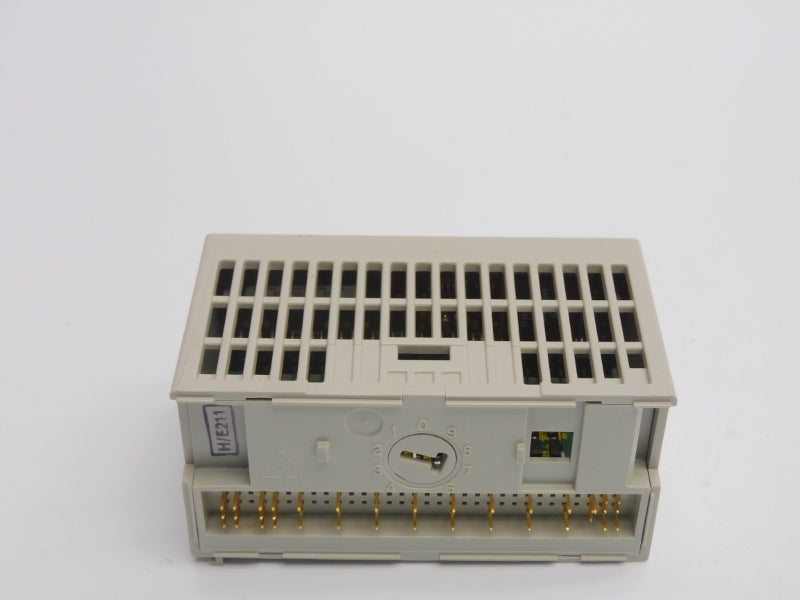 ALLEN BRADLEY 1794-OB16 SER. A REV. B01 10-31.2VDC UNMP