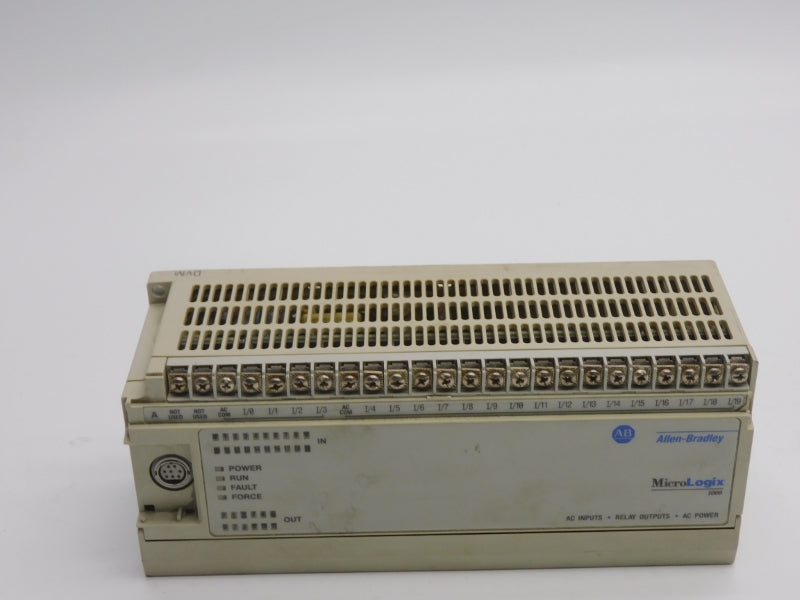 ALLEN BRADLEY 1761-L32AWA SER. E F/W 1.0 100-240VAC (AS IS) UNMP