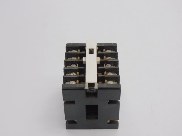GENERAL ELECTRIC CR120A04002AA SER. A 300VAC 10A NSNP