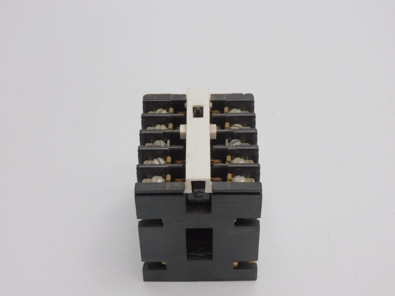 GENERAL ELECTRIC CR120A04002AA SER. A 300VAC 10A NSNP