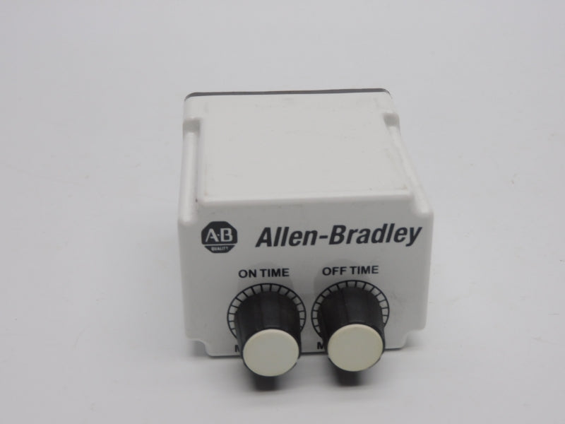 ALLEN BRADLEYM 700-HV32CAU120 SER. B 120V 10A 0.1S-10S/0.1M-10M (WH) NSMP