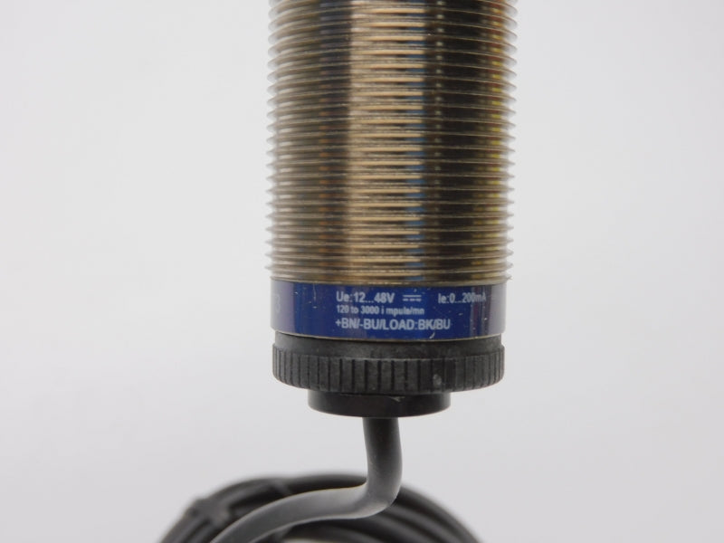 TELEMECANIQUE XSAV12373 12-48V NSMP