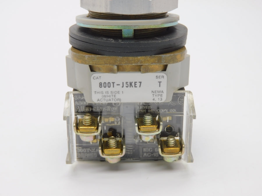 ALLEN BRADLEY 800T-J5KE7B SER. T (WH) NSMP