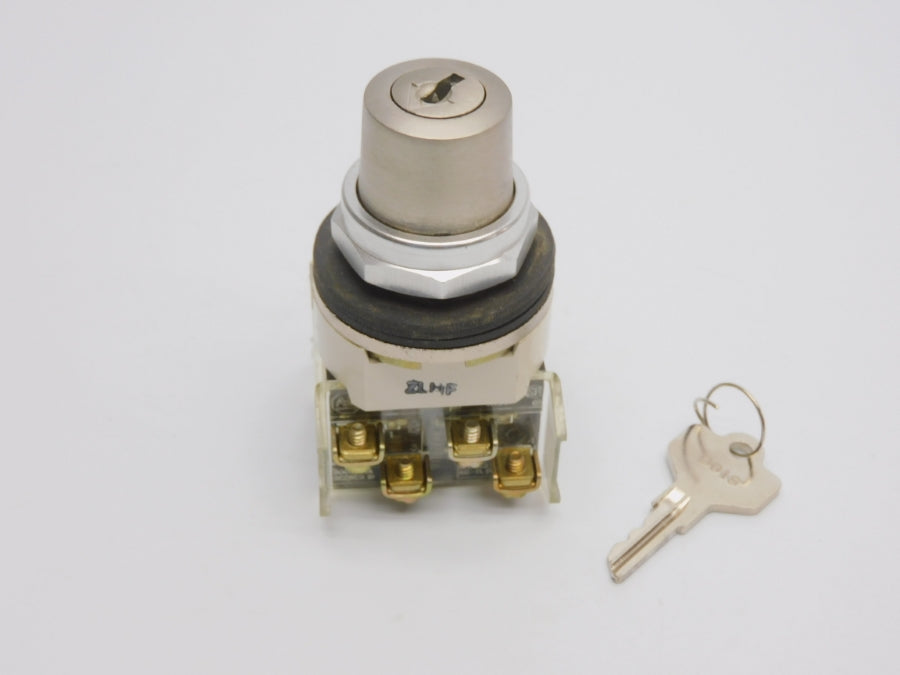 ALLEN BRADLEY 800T-J69KE7 SER. T (AS PICTURED) NSNP