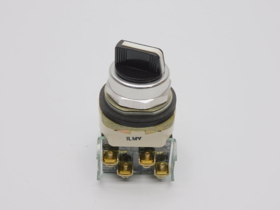 ALLEN BRADLEY 800T-N9KP4 SER. T NSNP