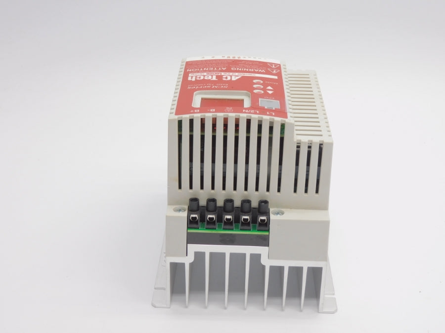 LENZE AC TECH SM010S 13428371 120V 16.6A NSNP