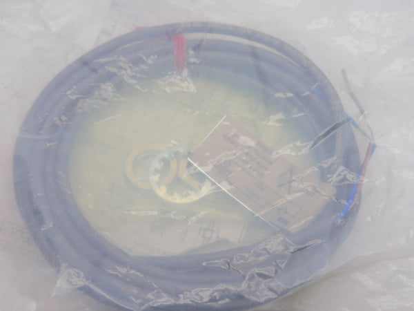 OMRON E2E-X2Y1-US 24-240VAC 2M NSMP