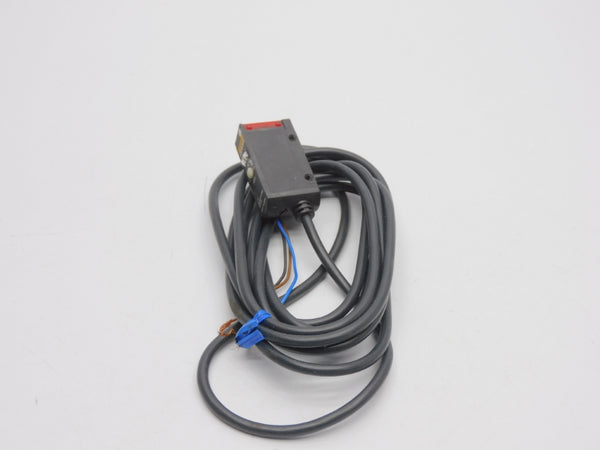 OMRON E3S-AT31-D 10-30VDC UNMP