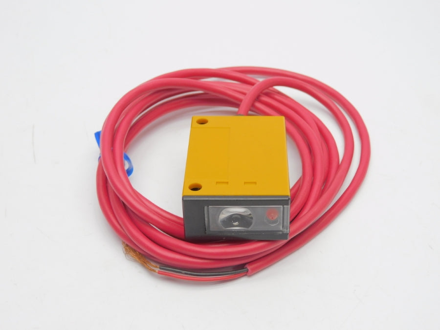 OMRON E3J-3LA 10-30VDC NSNP