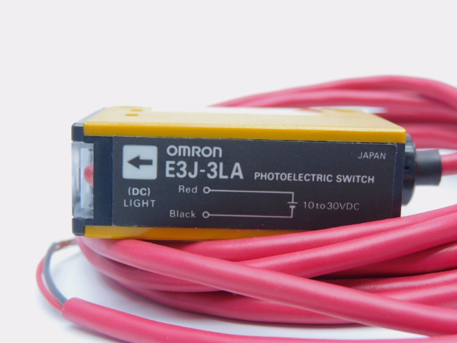 OMRON E3J-3LA 10-30VDC NSNP