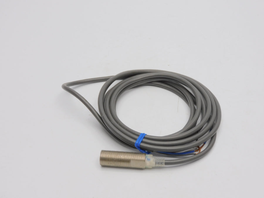 OMRON E2E-X2P1 12-24VDC NSNP