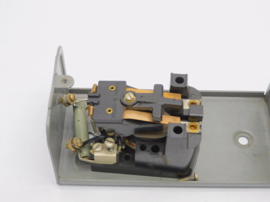 GENERAL ELECTRIC CR2790-E101 250VDC UNMP