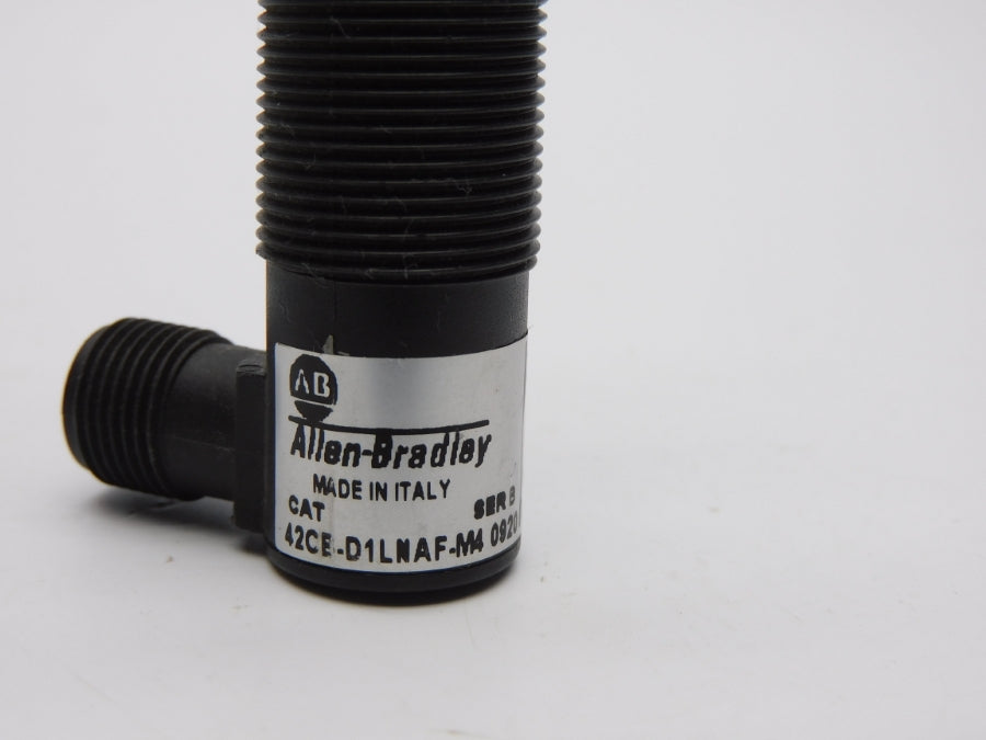 ALLEN BRADLEY 42CB-D1LNAF-M4 SER. B 10-30VDC NSNP