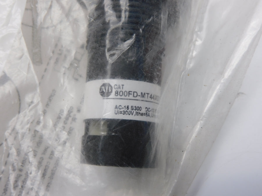 ALLEN BRADLEY 800FD-MT44X01 SER. A 300V 5A NSMP