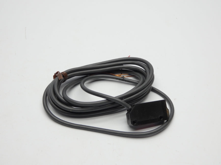 OMRON E3V3-D61 12-24VDC NSMP
