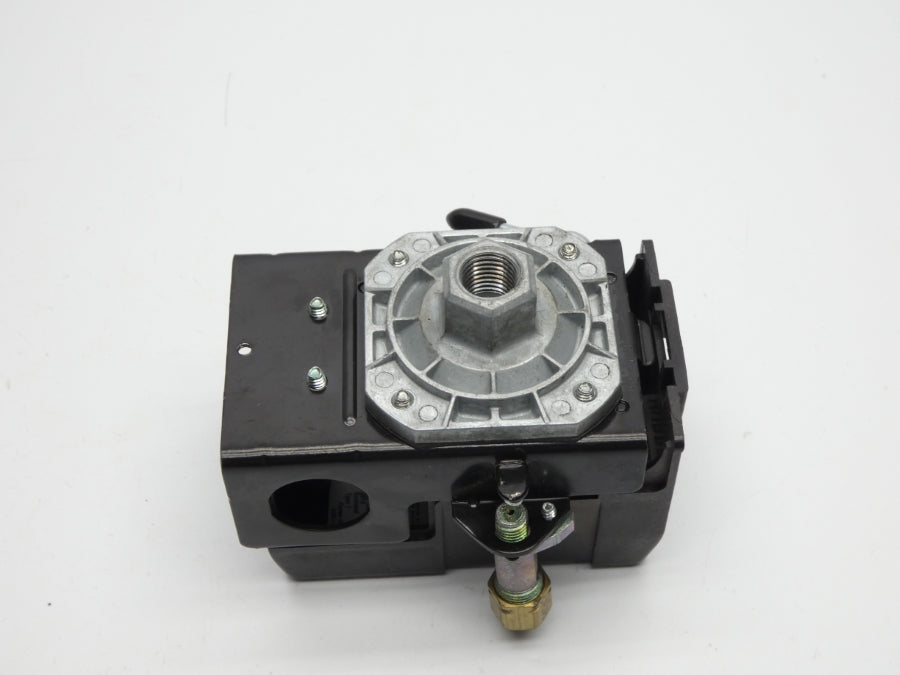 HUBBELL 69MB7YL 240V 25A 30-40PSI NSNP