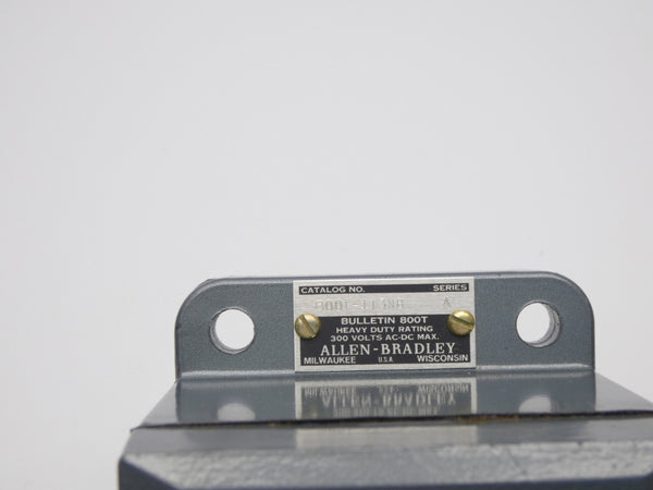 ALLEN BRADLEY 800T-1T3NB SER. A 300V (NO KEY) (BR) NSMP