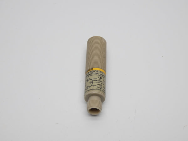 OMRON E3F2-3DC4-P1 10-30VDC NSNP