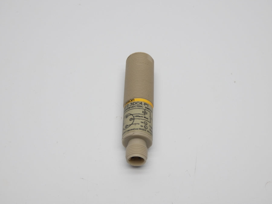 OMRON E3F2-3DC4-P1 10-30VDC NSNP