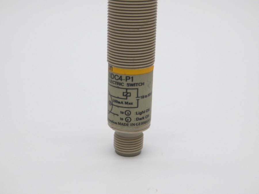 OMRON E3F2-3DC4-P1 10-30VDC NSNP