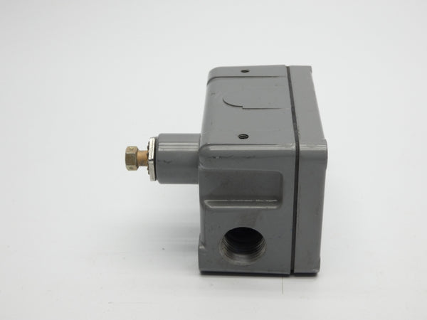MICRO SWITCH OPD-AR20 250V 10A (GREY) (AS IS) UNMP