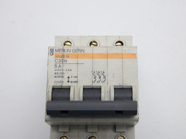 MERLIN GERIN 21420 C32N5A 415V 5A UNMP