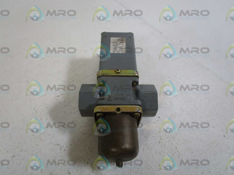 JOHNSON CONTROLS VALVE 1" V47AD-1 (AS PICTURED) UNMP