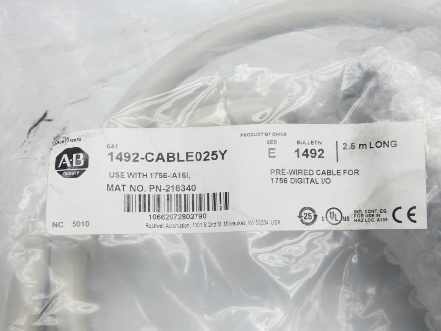 ALLEN BRADLEY 1492-CABLE025Y SER. E 2.5M NSMP