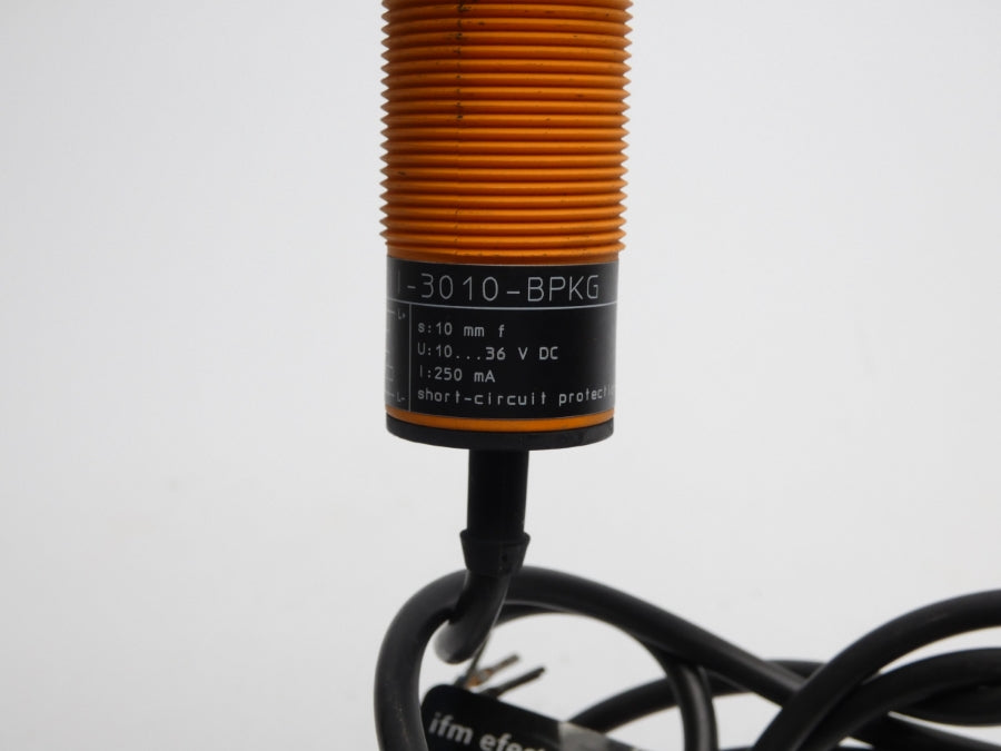 IFM EFECTOR II-3010-BPKG II5369 10-36VDC UNMP