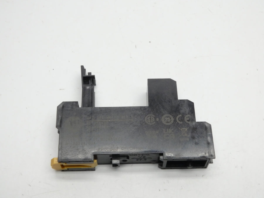 ALLEN BRADLEY 700-HN122 SER. B 250VAC 6A NSNP