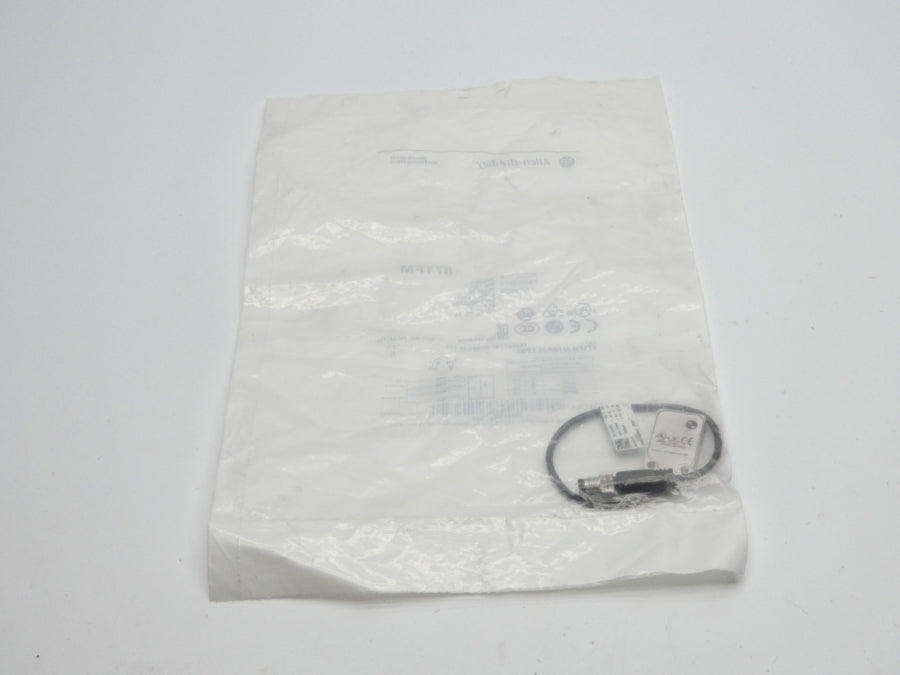 ALLEN BRADLEY 871FM-M7BA20-FP02 SER. A F/W 1.0 10-30VDC NSMP