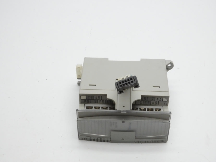 ALLEN BRADLEY 1762-OX6I SER. A REV. B 240VAC 30A NSNP