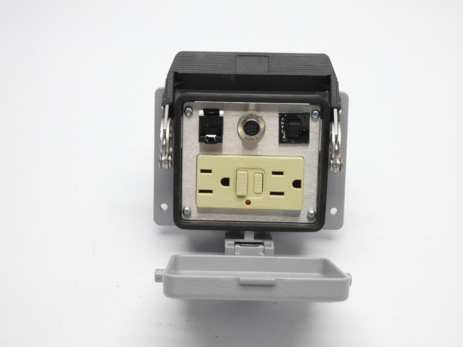 MENCOM GF-RJ45-8M-R-32 125V 3A NSNP