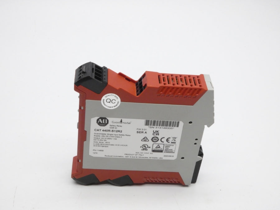 ALLEN BRADLEY 440R-S12R2 SER. A F/W 3.01 24VDC 2A (WH) (AS IS) NSMP
