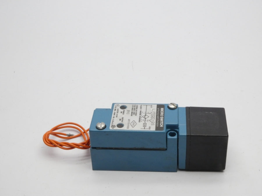 MICRO SWITCH LYT02C-2S 120VAC 2.7A UNMP