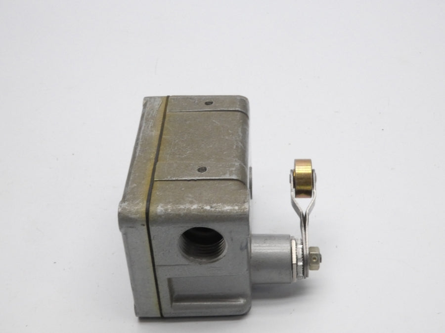 MICRO SWITCH OP-AR30 480VAC 15A (GRAY) NSNP